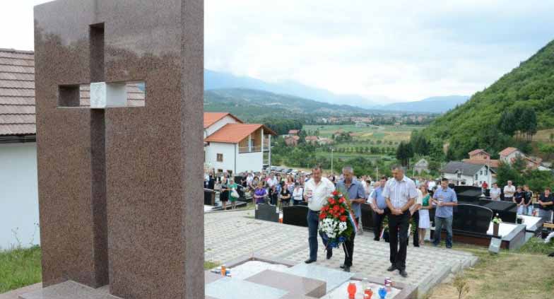 SLIKE Misa za poginule vojnike i civile